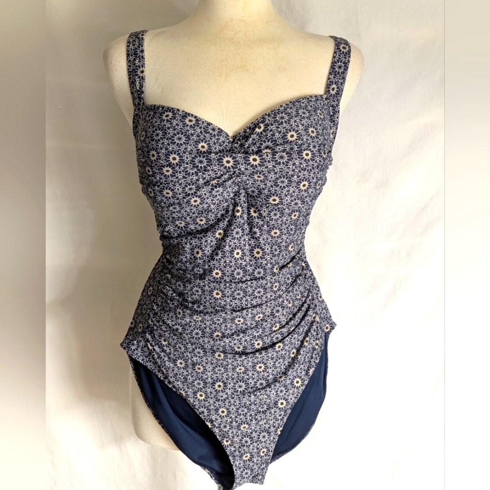 Niptuck Swimsuit Navy Cream 1 piece High Back Padded Cups Sz 12